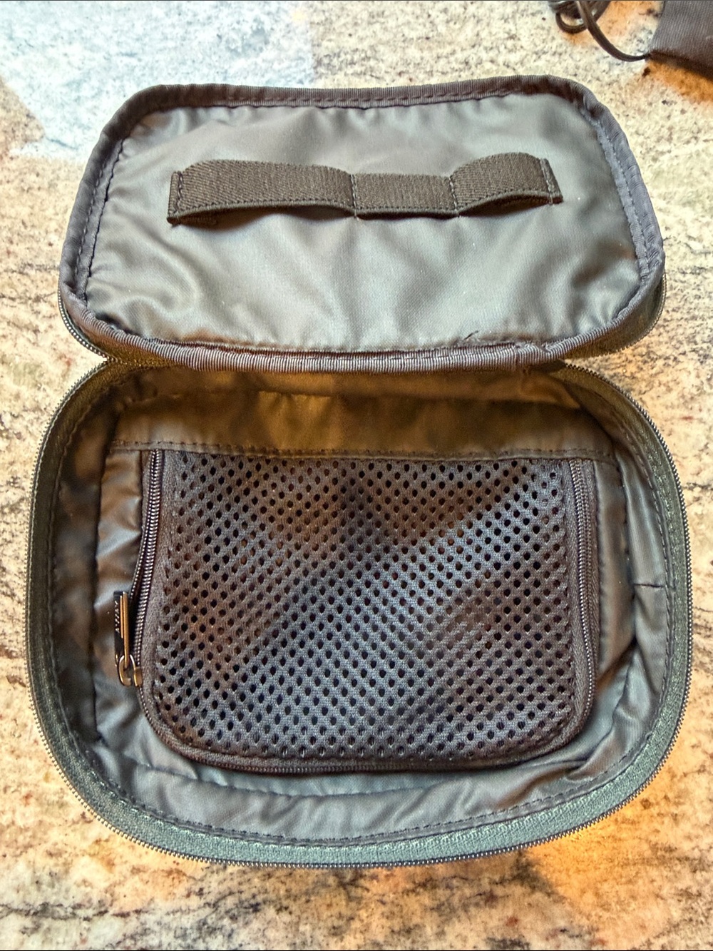 Away Small Toiletry Bag in Dark Green Forest/Ivy - Picture 3 of 3